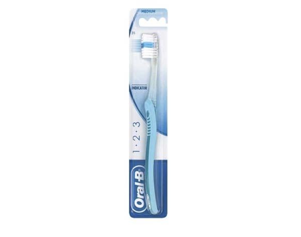 Oral-B Indicator: Medium Toothbrush
