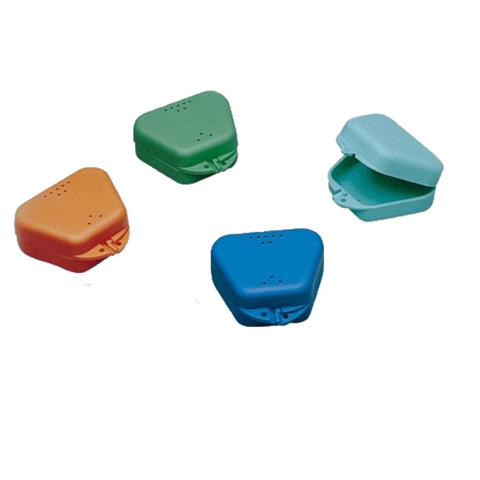 Box protection for orthodontic plates