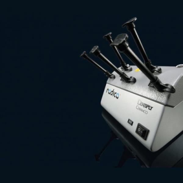 RADICAL Syringe Heater for Dental Composite Materials