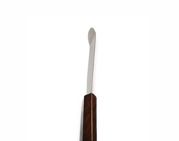 Curved Alginate Spatula for Precise Dental Mixing